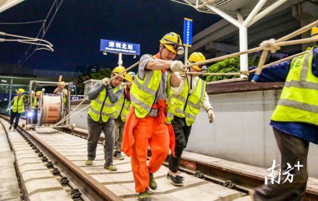 2020年12月，深圳北站扩容扩能 广深港高铁、厦深高铁及在建的赣深高铁等多方向列车接发能力将得到全面提升。